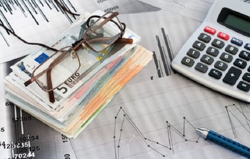 Μειώθηκαν τα χρέη των νοικοκυριών στην Ευρωζώνη