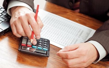 Έρχονται φόροι 21 δισ. ευρώ μέχρι το τέλος του έτους (κι όποιος αντέξει)