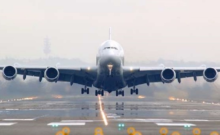Ποια μεγάλη αεροπορική εταιρία προχωρά σε περικοπές κόστους- Οι λόγοι