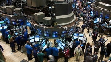 WS: Πιέσεις στη Νέα Υόρκη από πετρέλαιο και BofA