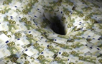 Nέα «τρύπα» στα φορολογικά έσοδα του Αυγούστου 
