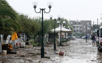 Συνεχίζονται οι έρευνες για τον εντοπισμό της 53χρονης που αγνοείται στη Ν. Μηχανιώνα