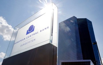 H ΕΚΤ υποστηρίζει το ελληνικό αίτημα για μικρότερα πλεονάσματα