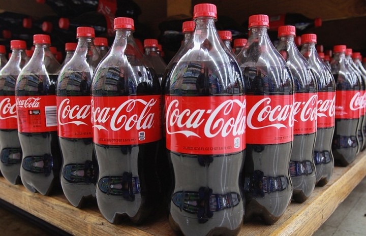 Ποιο πασίγνωστο ελληνικό αεριούχο μπαίνει στο στόχαστρο της Coca-Cola και πώς