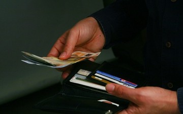Mειώθηκε το κατώτατο όριο συναλλαγών για αγορές "tax free"
