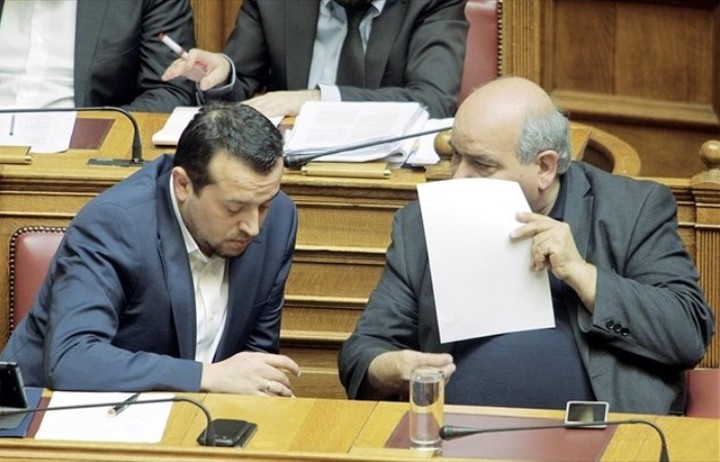 Γιατί ο Ν. Παππάς πήρε πίσω την τροπολογία για κλείσιμο των τηλεοπτικών σταθμών