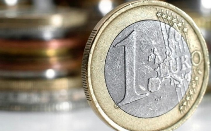 Το ευρώ υποχωρεί στην αγορά συναλλάγματος