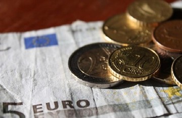 Mειωμένο το εισόδημα των νοικοκυριών