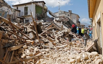 Τουλάχιστον 30.000 έμειναν χωρίς σπίτι από τον σεισμό στην Ιταλία