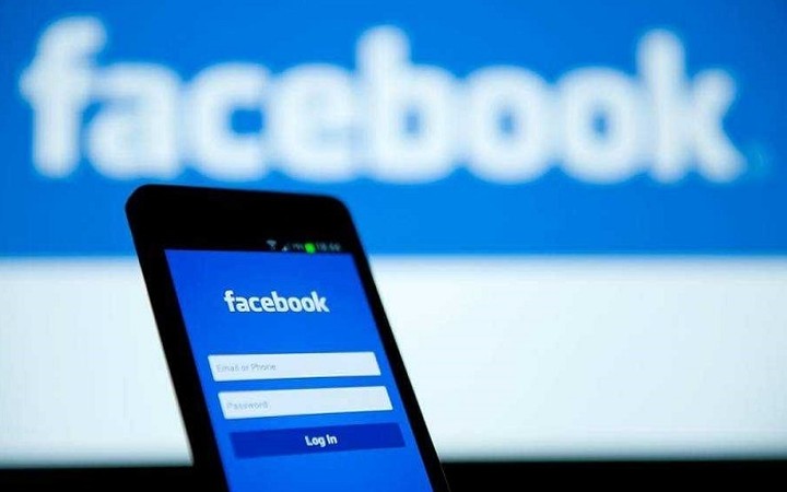 Το Facebook έχει την επιλογή να βάλεις για γλώσσα τα ...αρχαία ελληνικά