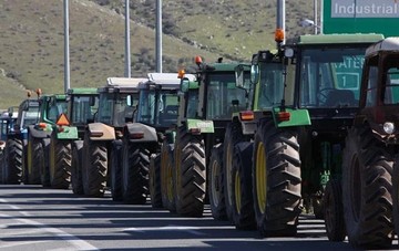 Συμβολικές κινητοποιήσεις από τους αγρότες