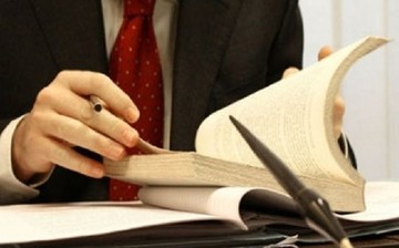 Αποχή των συμβολαιογράφων από τους πλειστηριασμούς αύριο