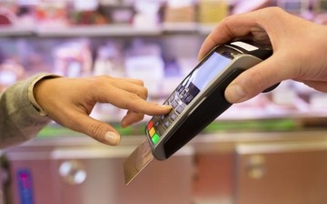 Έξτρα επιβράβευση για ψώνια με κάρτα την περίοδο των Χριστουγέννων