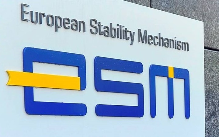 ESM: Στο πάγο τα μέτρα για το ελληνικό χρέος λόγω εξαγγελιών Τσίπρα