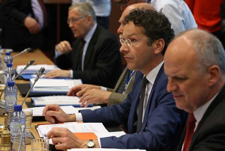 Ανησυχία θεσμών για τις εξαγγελίες του Τσίπρα
