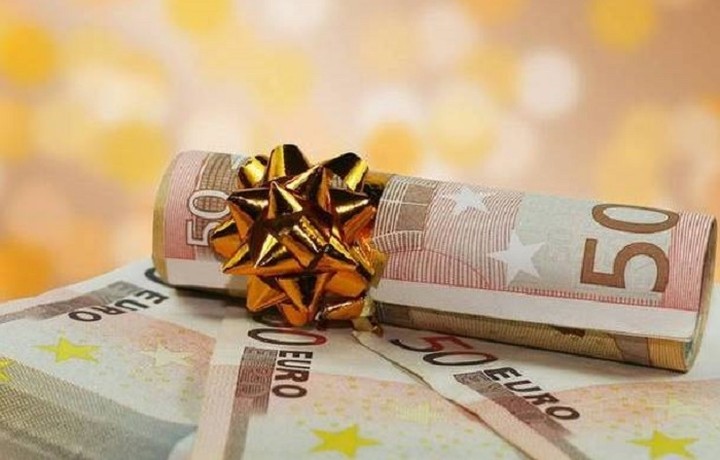 Τι να κάνετε αν δεν σας καταβληθεί το Δώρο Χριστουγέννων