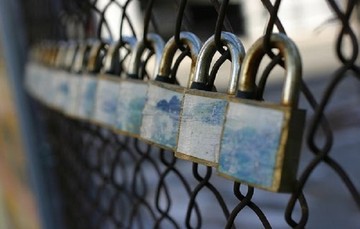 Στα 33.606 τα λουκέτα το 2016