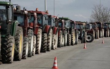 Ξεκινούν τα μπλόκα οι αγρότες