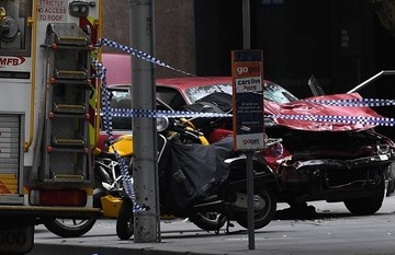 Ελληνικής καταγωγής 35χρονος έριξε ΙΧ πάνω σε πεζούς στη Μελβούρνη