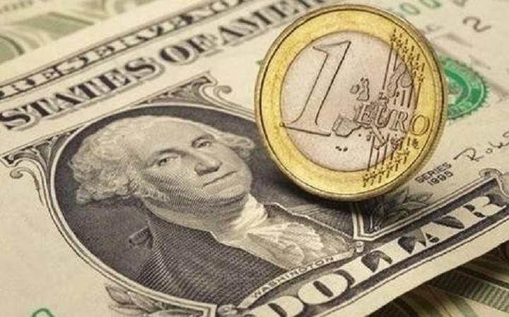 Πτωτικές τάσεις για το ευρώ έναντι του δολαρίου
