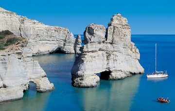 Η Μήλος είναι ο παράδεισος για τη Vogue Αυστραλίας