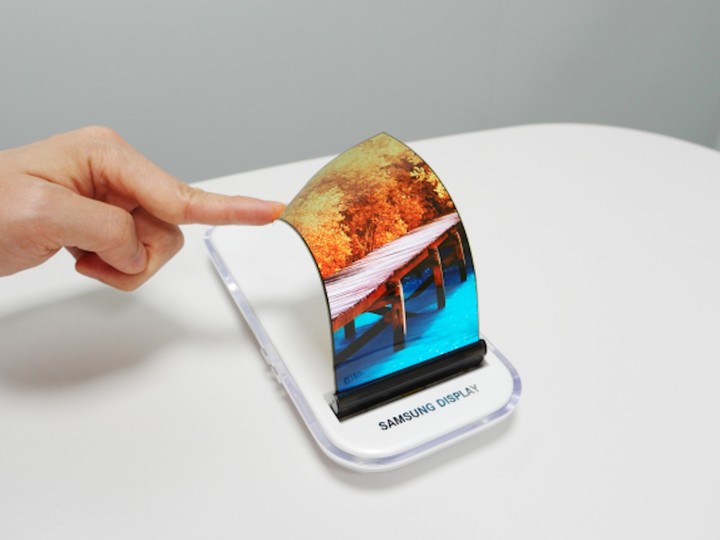 Η πρώτη foldable οθόνη απο την samsung μεσα στο 2017