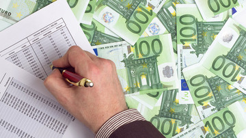 Πώς θα ρυθμίσετε τις οφειλές στην εφορία σε 12 δόσεις