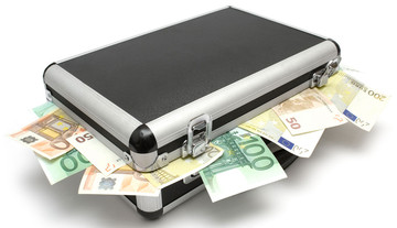 Έρχονται «ραβασάκια» για τα αδήλωτα εισοδήματα