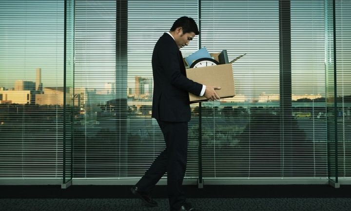 Το e-banking «διώχνει» 4.500 υπαλλήλους 