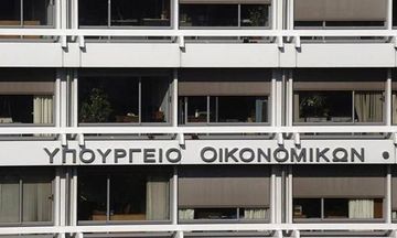 Γιατί βούλιαξαν τα έσοδα τον Αύγουστο 