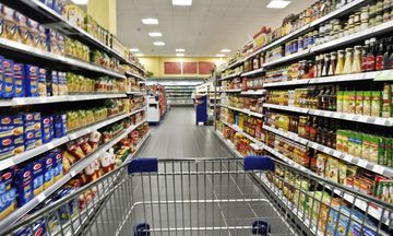 Νέες περικοπές στα τρόφιμα κατά 21,7% από τα νοικοκυριά