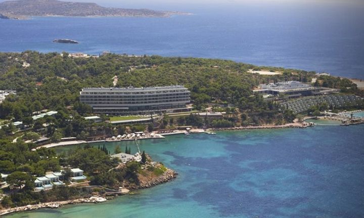 Προσλαμβάνει «κόσμο» το Four Seasons Astir Palace Hotel