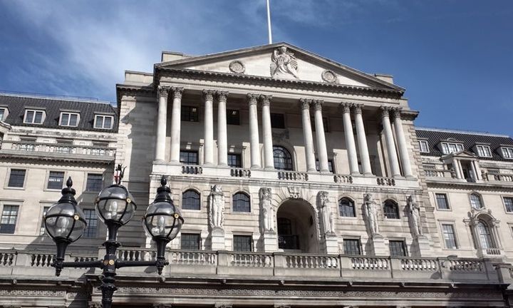 Τράπεζα της Αγγλίας: Η πρώτη αύξηση επιτοκίων σε 10 χρόνια