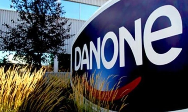 Πόσο στοιχίζει στη Danone ο γάτος του... Κρεμλίνου με το πουλόβερ