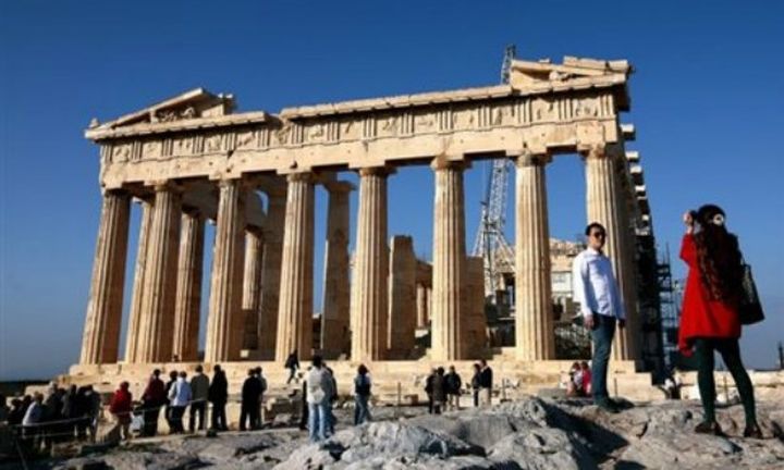 Στα 435 ευρώ  η ημερήσια δαπάνη των τουριστών στην Ελλάδα
