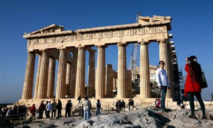Στα 435 ευρώ η ημερήσια δαπάνη των τουριστών στην Ελλάδα
