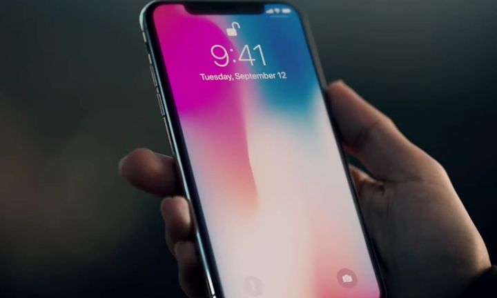 Πού και πώς συναρμολογείται το iPhone X της Apple