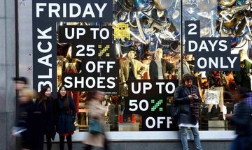 Black Friday: Είκοσι τρεις παραβάσεις σε 98 πολυκαταστήματα