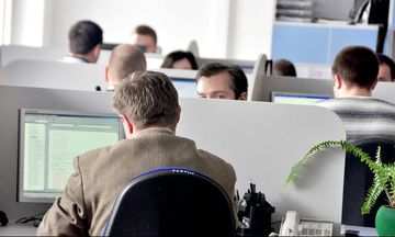 Χρυσές λίρες, ποικιλία «μαϊμούδων», ποτά, τσιγάρα στο καλάθι της ΑΑΔΕ