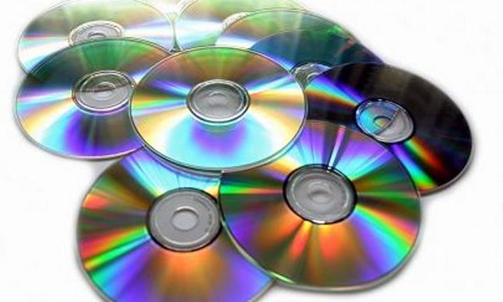 Κατάσχεση 220.000 παράνομων CDs και DVDs από το ΣΔΟΕ