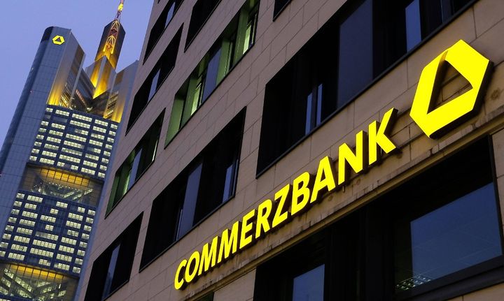 Commerzbank: Δεν έχουν αντιμετωπιστεί τα αίτια της διόγκωσης χρέους στην Ελλάδα