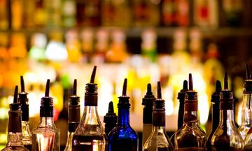 Είχε βάλει παράνομα στη χώρα 1.240 φιάλες λαθραία ποτά