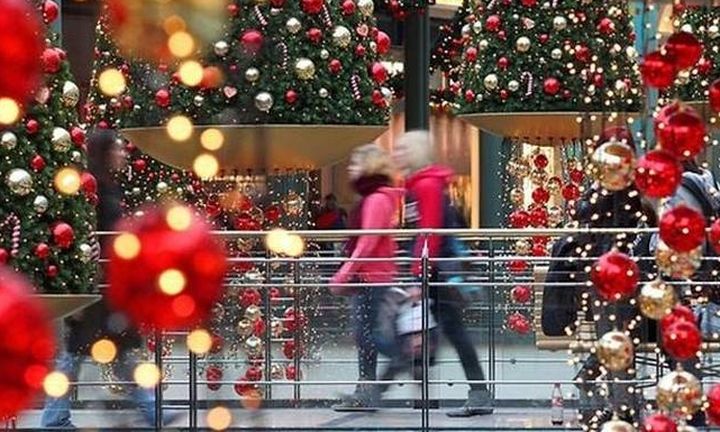 Το εορταστικό ωράριο των καταστημάτων ενόψει Πρωτοχρονιάς