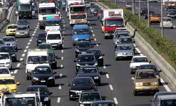 Παράταση έως 5 Ιανουαρίου για τέλη και πινακίδες 