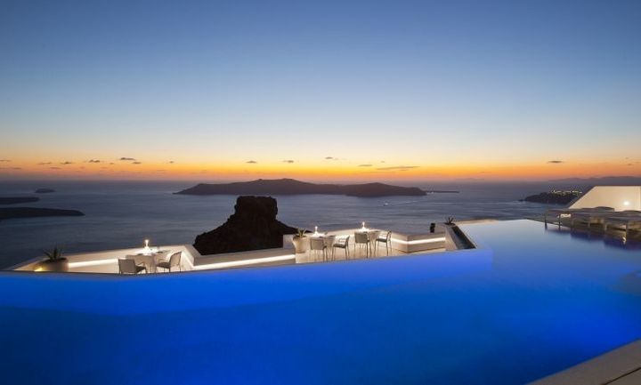 Το Grace Hotel Santorini ιδανικό για διακοπές ή μήνα του μέλιτος
