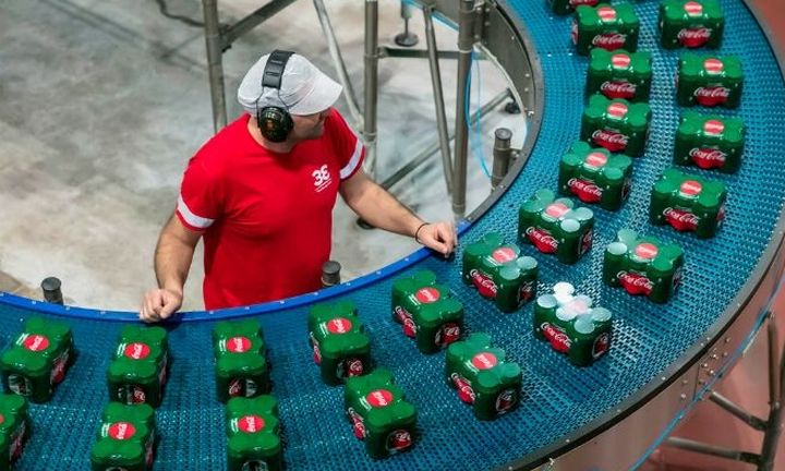 Κρύο τσάι θα «σερβίρει» και η Coca – Cola Hellas