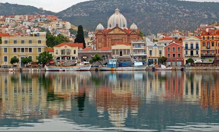 «Παγώνει» η αύξηση του ΦΠΑ στα πέντε νησιά του Αιγαίου
