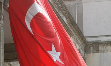 Διπλό χαστούκι από τους οίκους αξιολόγησης για την Τουρκία
