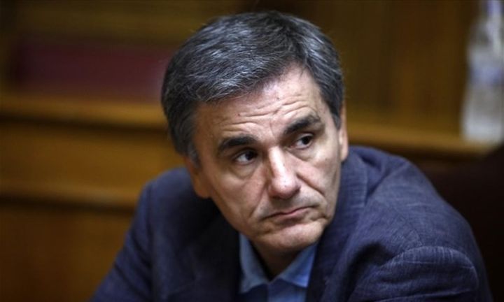 Η περικοπή των συντάξεων και επισήμως στο... παζάρι
