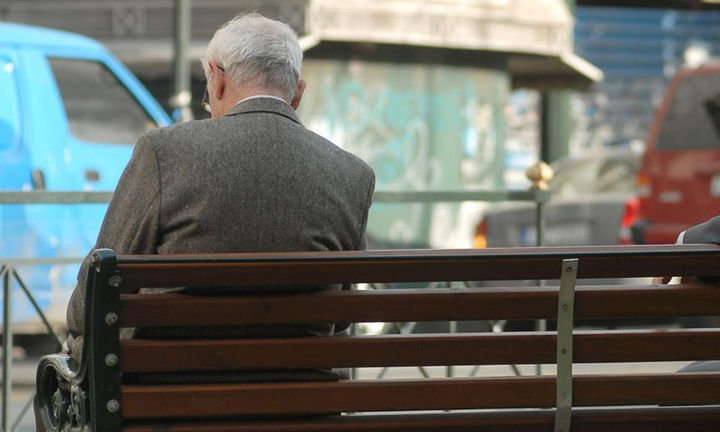 Πανηγύρια για τις συντάξεις μετά από άγριες περικοπές και φόρους 9 δις ευρώ! 